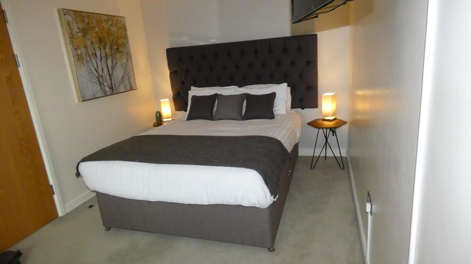 Three Bedroom Townhouse With Parking Telford Habitación foto