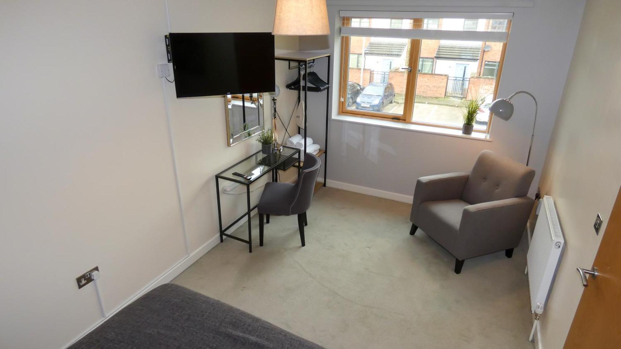 Three Bedroom Townhouse With Parking Telford Habitación foto