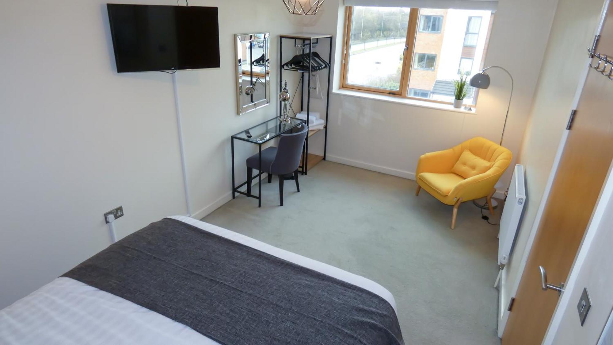 Three Bedroom Townhouse With Parking Telford Habitación foto
