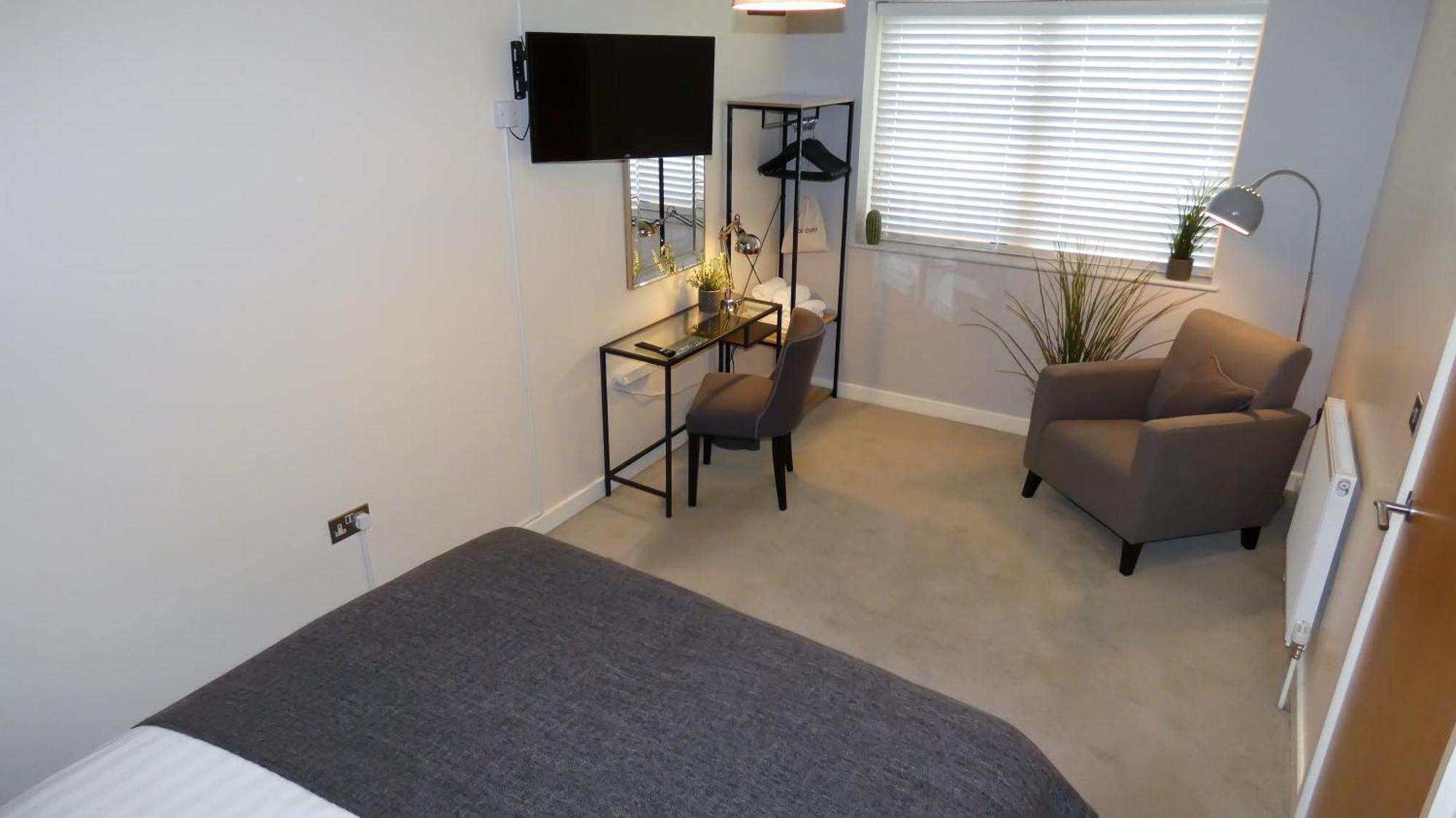 Three Bedroom Townhouse With Parking Telford Habitación foto